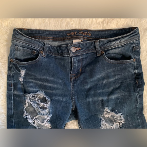 Wet Seal Size 11 Distressed Skinny Jeans - Picture 5 of 5